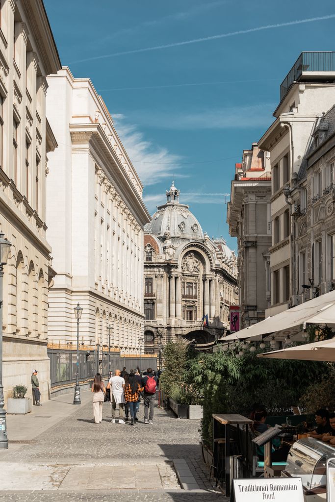 Bucharest Travel Guide